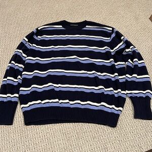 Brandy Melville Crewneck sweater